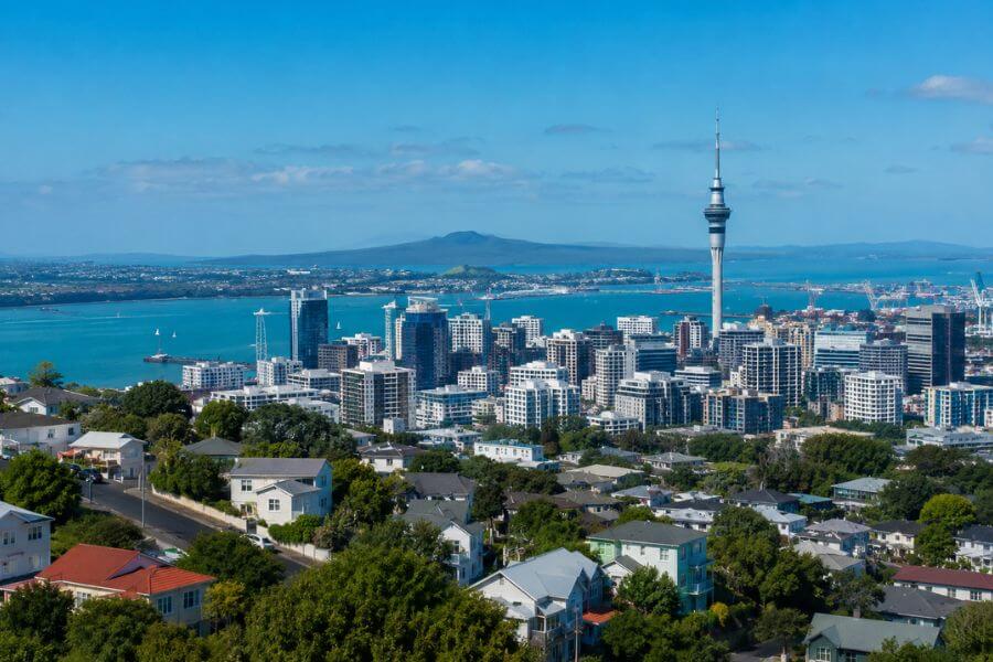 10 Best Places to Live in New Zealand as an Expat moamoa10