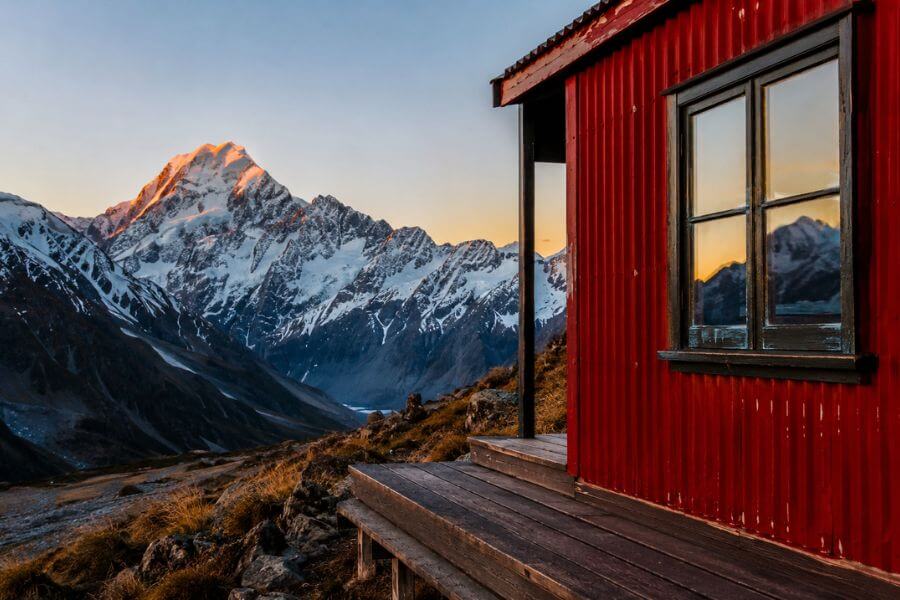 Read more about the article 10 DOC Huts in New Zealand for an Authentic Back-Country Experience