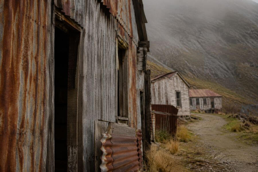 10 Ghost Towns in New Zealand and the Stories Behind Them moamoa10