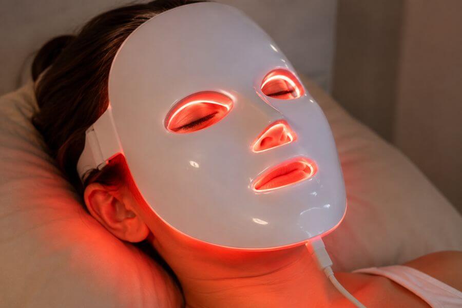 Read more about the article At-Home LED Light Therapy Masks: The Best Devices of 2026
