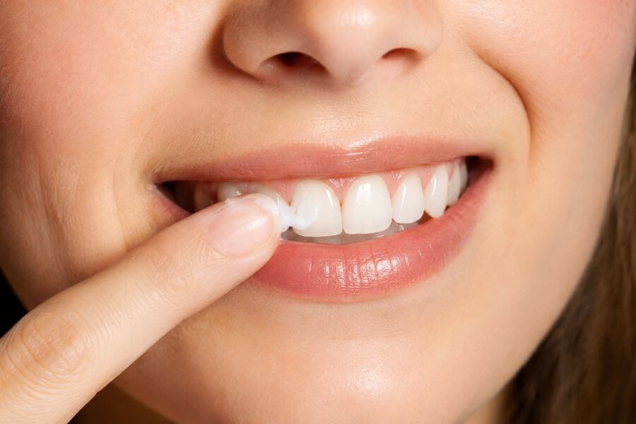 how-to-safely-whiten-sensitive-teeth-home