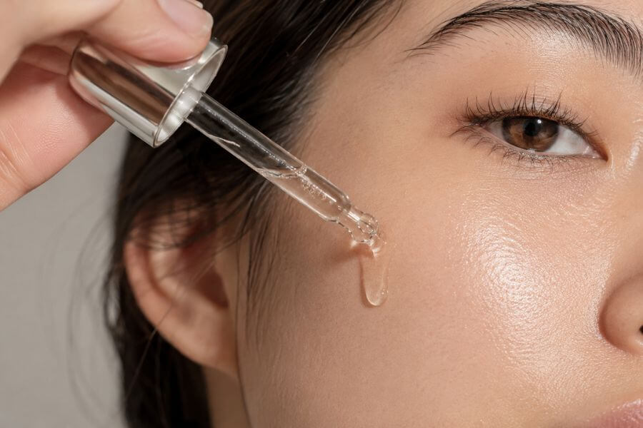 Read more about the article Niacinamide: The Ultimate Multitasking Ingredient for All Skin Types
