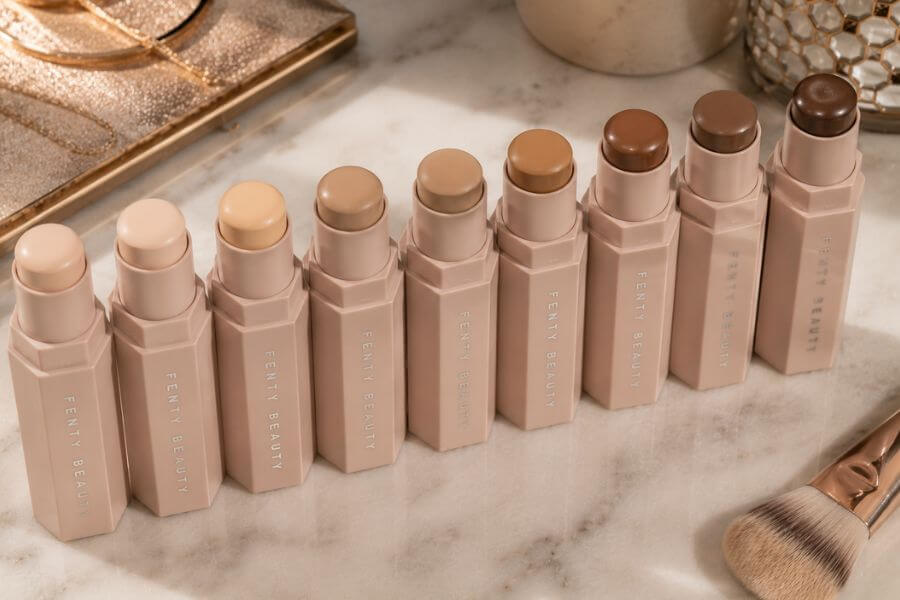 Read more about the article 10 Best Fenty Beauty Match Stix Shades for Contouring Pale Skin